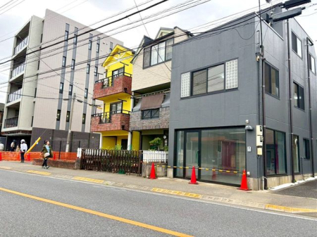 ���n�O�ώʐ^ �O�ʓ��H�͕�����10.8���̌����B���������̐؂艺�������Ă���̂ŁA1�K�������ԌɂƂ��Ďg���ꍇ���X���[�Y�ɓ��o�ɂł������ł��I�i�B�e���F2026.3.19�j