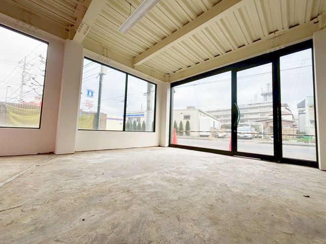 ���̑����� ���ԃX�y�[�X�Ƀ��t�H�[�����邱�Ƃ��ł���1�K�̃t���[�X�y�[�X�ł��􎋔F�����������n�Ȃ̂œX�܂Ƃ��Ă����p�\�ł���i�B�e���F2026.3.19�j