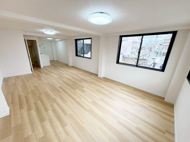 ���r���O �̌��ʂ����������Ղ�Ǝ��R�����������ރ��r���O�X�y�[�X�͂ƂĂ����S�n�̗ǂ���Ԃł��B���Ƒ����W�܂�������Ɖ߂�����u�e���̏�v�ɂȂ郊�r���O�𐥔񂲗�����������i�B�e���F2026.3.19�j