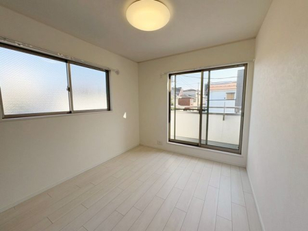 ���̑����� ��Q���͂��������ȍL���ŁA���[�͂��L�x�ł��I���[�N�X�y�[�X���̃R�[�i�[����ꂽ��A�L������������Ƃ���̂ŁA�Ƌ�̔z�u�����R���݁����z�̋�Ԃ���ꂿ�Ⴂ�܂���i�B�e���F2026.3�j