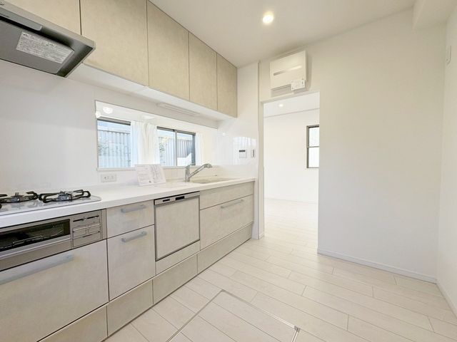 �L�b�`�� �J���I�ȃL�b�`���́A���r���O�S�̂����n������S���̂���݌v�I���������Ƒ��Ƃ̃R�~���j�P�[�V�������Ƃ�āA�����Ȃ��q�l�̂��邲�ƒ�ɂ����ꂵ���|�C���g��i�B�e���F2026.3�j