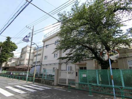 ���ӊ� �����旧�����ꏬ�w�Z �k��8���B 580m