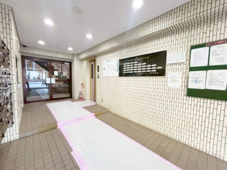 �G���g�����X -