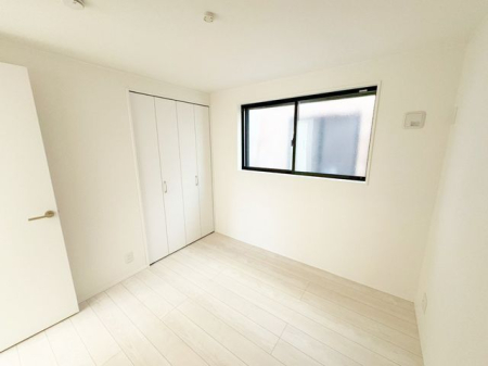 ���̑����� ��Q���͂��������ȍL���ŁA���[�͂��L�x�ł��I���[�N�X�y�[�X���̃R�[�i�[����ꂽ��A�L������������Ƃ���̂ŁA�Ƌ�̔z�u�����R���݁����z�̋�Ԃ���ꂿ�Ⴂ�܂���i�B�e���F2026.3�j