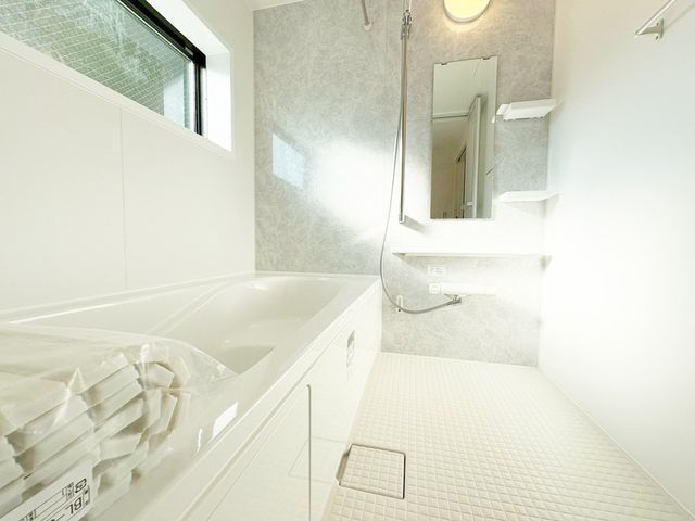 ���� �����������L�΂���L���Ń����b�N�X���ʂ�����1�؃T�C�Y�̃��j�b�g�o�X�͉Ƒ��ł̓��������₷���T�C�Y�ł��B�􂢏���L���̂ł��q�l�ƈꏏ�Ƀo�X�^�C�����y���߂܂���i�B�e���F2026.3�j