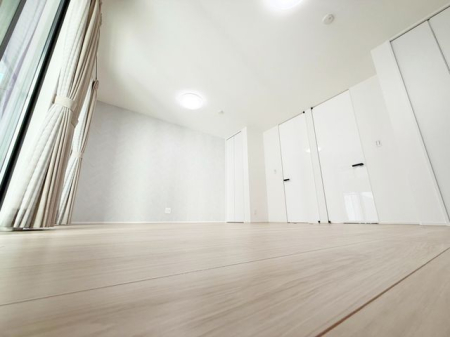 ���̑����� 2�ʍ̌��̂������Ȃ̂ŁA�z�̌������������荞�߂Ė��邢�����ł�������2�ʂ���̂ŊJ�����������ĕ��ʂ����ǍD�ł���|�J�|�J�̂����l�̌�����������C�����̗ǂ���Ԃł��i�B�e���F2026.4.3�j