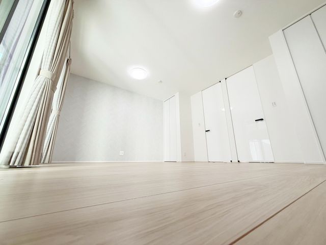 ���̑����� 2�ʍ̌��̂������Ȃ̂ŁA�z�̌������������荞�߂Ė��邢�����ł�������2�ʂ���̂ŊJ�����������ĕ��ʂ����ǍD�ł���|�J�|�J�̂����l�̌�����������C�����̗ǂ���Ԃł��i�B�e���F2026.4.3�j