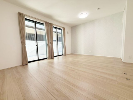 ���̑����� ��Q���͂��������ȍL���ŁA���[�͂��L�x�ł��I���[�N�X�y�[�X���̃R�[�i�[����ꂽ��A�L������������Ƃ���̂ŁA�Ƌ�̔z�u�����R���݁����z�̋�Ԃ���ꂿ�Ⴂ�܂���i�B�e���F2026.4.3�j