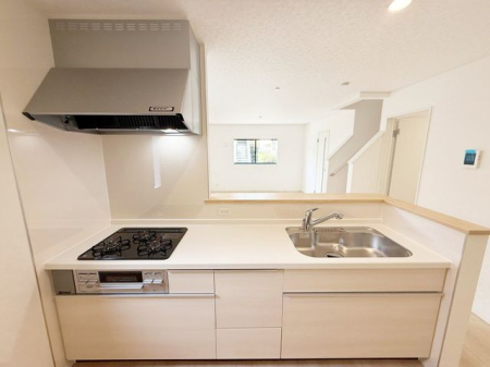 �L�b�`�� �J���I�ȃL�b�`���́A���r���O�S�̂����n������S���̂���݌v�I���������Ƒ��Ƃ̃R�~���j�P�[�V�������Ƃ�āA�����Ȃ��q�l�̂��邲�ƒ�ɂ����ꂵ���|�C���g��i�B�e���F2026.4.9�j