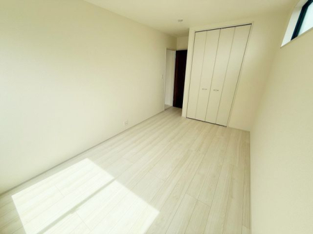 ���̑����� ��Q���͂��������ȍL���ŁA���[�͂��L�x�ł��I���[�N�X�y�[�X���̃R�[�i�[����ꂽ��A�L������������Ƃ���̂ŁA�Ƌ�̔z�u�����R���݁����z�̋�Ԃ���ꂿ�Ⴂ�܂���i�B�e���F2026.4.9�j