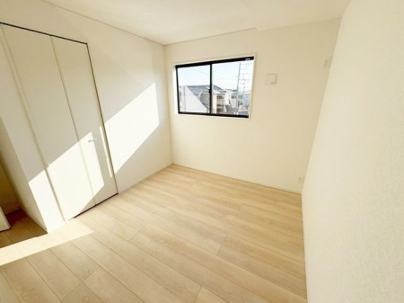 ���̑����� ��Q���͂��������ȍL���ŁA���[�͂��L�x�ł��I���[�N�X�y�[�X���̃R�[�i�[����ꂽ��A�L������������Ƃ���̂ŁA�Ƌ�̔z�u�����R���݁����z�̋�Ԃ���ꂿ�Ⴂ�܂���