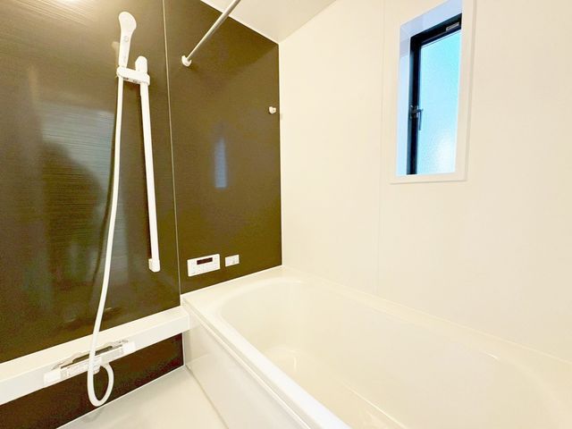 ���� �����������L�΂���L���Ń����b�N�X���ʂ�����1�؃T�C�Y�̃��j�b�g�o�X�͉Ƒ��ł̓��������₷���T�C�Y�ł��B�􂢏���L���̂ł��q�l�ƈꏏ�Ƀo�X�^�C�����y���߂܂���