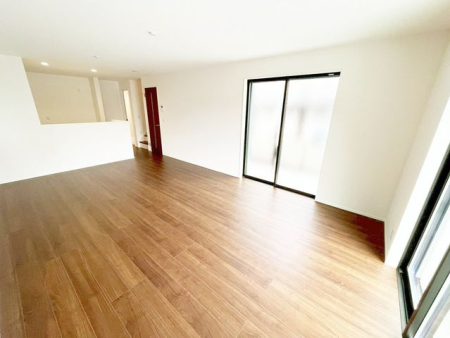 ���r���O �̌��ʂ����������Ղ�Ǝ��R�����������ރ��r���O�X�y�[�X�͂ƂĂ����S�n�̗ǂ���Ԃł��B���Ƒ����W�܂�������Ɖ߂�����u�e���̏�v�ɂȂ郊�r���O�𐥔񂲗�����������