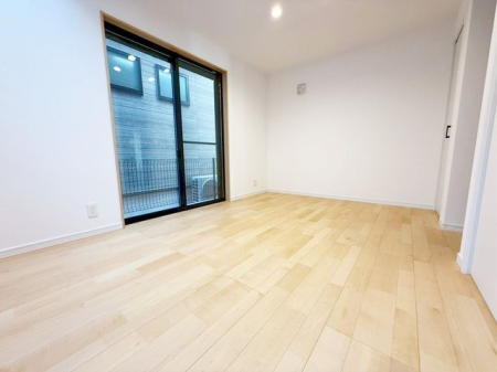 ���̑����� ��Q���͂��������ȍL���ŁA���[�͂�����܂��I���[�N�X�y�[�X���̃R�[�i�[����ꂽ��A�L������������Ƃ���̂ŁA�Ƌ�̔z�u�����R���݁����z�̋�Ԃ���ꂿ�Ⴂ�܂���