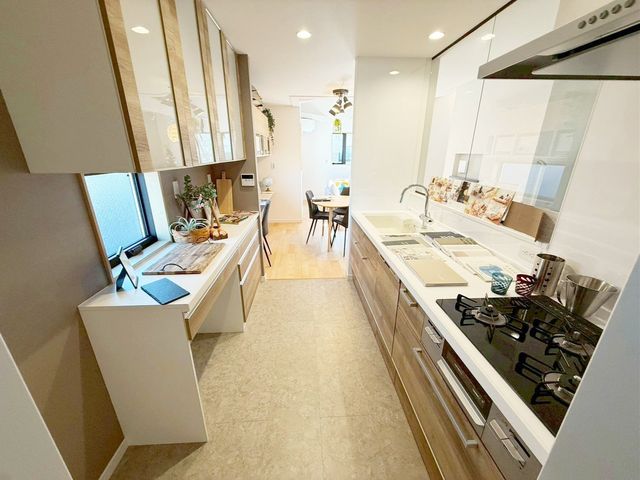 �L�b�`�� �L�b�`���X�y�[�X�ɂ͂��������D���ȕ��ɂ��������J�b�v�{�[�h�t���􂨍D���ȐH���O���X�����[�ł��A�L�b�`����肪�X�b�L�����܂��I�ǂ�Ȃ��M��J�b�v��u�����y���݂ł��ˁ�