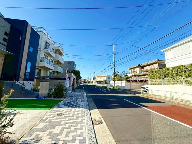 ���n�O�ώʐ^ �O�ʓ��H�͖�11������Ԃ̏o������X���[�Y�ł��I�傫���Ԃ��y�X���S���Ē��Ԃł����Ƃ�̂��铹���ŉו��̐ς݉��낵�◈�q���̑Ή����y�X������̏o����ɃX�g���X�������܂���