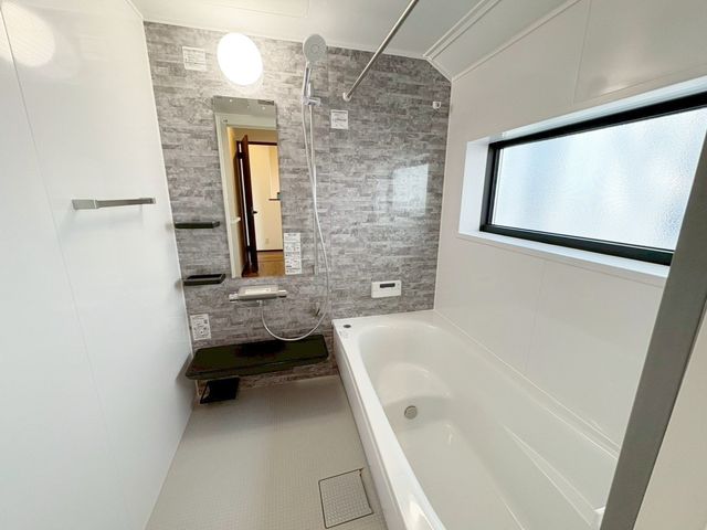 ���� �����������L�΂���L���Ń����b�N�X���ʂ�����1�؃T�C�Y�̃��j�b�g�o�X�͉Ƒ��ł̓��������₷���T�C�Y�ł��B�􂢏���L���̂ł��q�l�ƈꏏ�Ƀo�X�^�C�����y���߂܂���