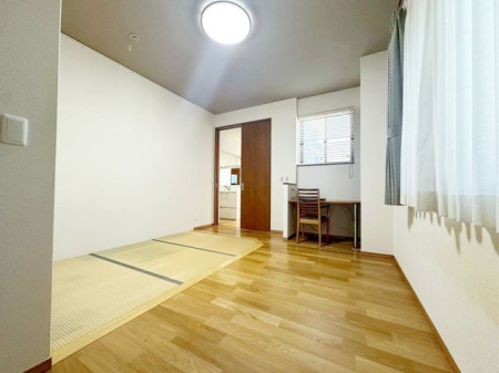 ���̑����� ��Q���͂��������ȍL���ŁA���[�͂�����܂��I���[�N�X�y�[�X���̃R�[�i�[����ꂽ��A�L������������Ƃ���̂ŁA�Ƌ�̔z�u�����R���݁����z�̋�Ԃ���ꂿ�Ⴂ�܂���i1�K�����j