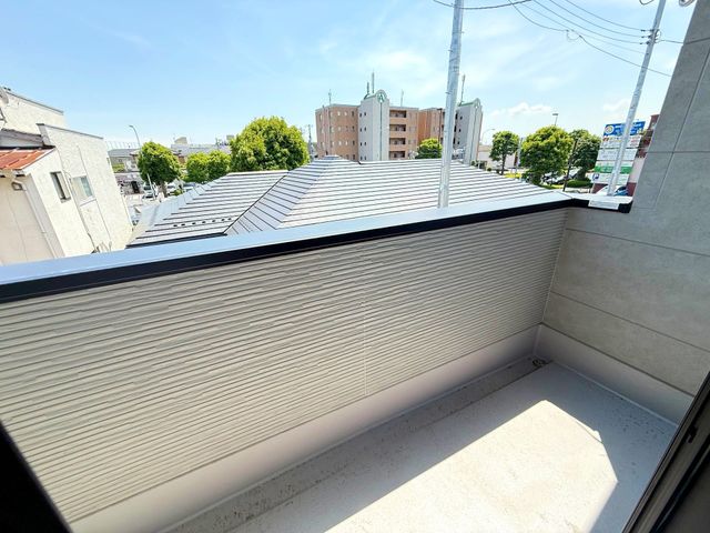 �o���R�j�[ �����Ղ���󕨂������郏�C�h�o���R�j�[�͎��p�I�Ȃ����łȂ��A�v�����^�[��u���ăK�[�f�j���O��ƒ�؉����y���ނ��Ƃ��ł������ɍʂ��������ԂƂ��Ă��g���܂���i�B�e���F2026.5.13�j