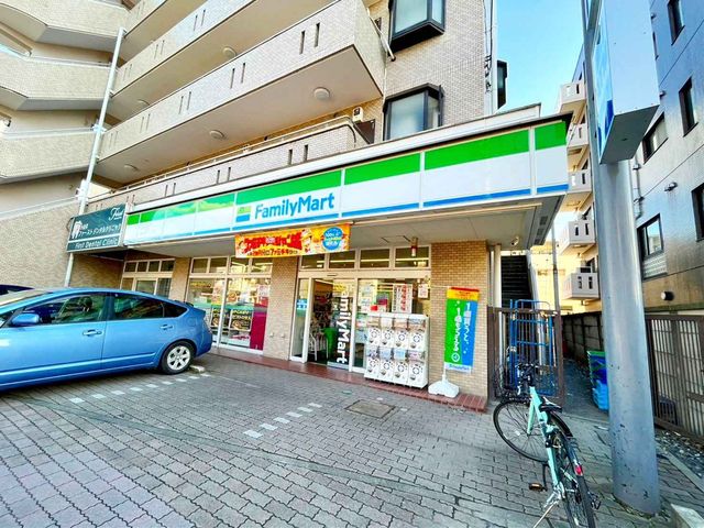 ���ӊ� �t�@�~���[�}�[�g�����䓌���꒚�ړX �k��8���B 590m