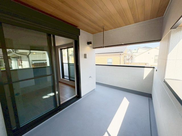 �o���R�j�[ �����Ղ���󕨂������郏�C�h�o���R�j�[�͎��p�I�Ȃ����łȂ��A�v�����^�[��u���ăK�[�f�j���O��ƒ�؉����y���ނ��Ƃ��ł������ɍʂ��������ԂƂ��Ă��g���܂���