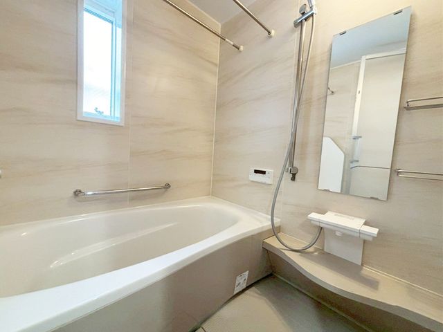 ���ʑ�E���ʏ� �����������L�΂���L���Ń����b�N�X���ʂ�����1�؃T�C�Y�̃��j�b�g�o�X�͉Ƒ��ł̓��������₷���T�C�Y�ł��B�􂢏���L���̂ł��q�l�ƈꏏ�Ƀo�X�^�C�����y���߂܂���i�B�e���F2026.5.29�j
