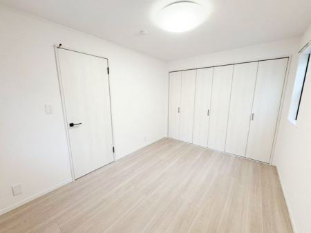 ���̑����� ������̂������Ȃ̂ŁA�z�̌������������荞�߂Ė��邢�����ł�������2�ʂ���̂ŊJ�����������ĕ��ʂ����ǍD�ł���|�J�|�J�̂����l�̌�����������C�����̗ǂ���Ԃł�