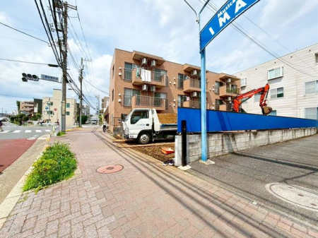 ���n�y�n�ʐ^ �O�ʓ��H�͖�16������܂��B��������������C���^�[���b�L���O�Ő�������Ă��蕵�͋C���ǂ��A�x�r�[�J�[���������Ă��Ă��X�g���X�Ȃ�������̂��O�b�h��i�B�e���F2026.6.19�j