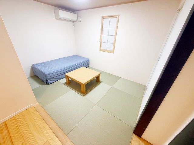 ���̑����� 2�ʍ̌��̂������Ȃ̂ŁA�z�̌������������荞�߂Ė��邢�����ł�������2�ʂ���̂ŊJ�����������ĕ��ʂ����ǍD�ł���|�J�|�J�̂����l�̌�����������C�����̗ǂ���Ԃł��i�B�e���F2026.7.4�j