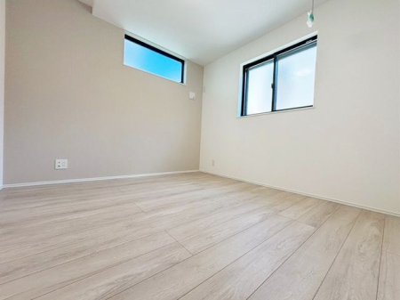 �Q�� 2�ʍ̌��̂������Ȃ̂ŁA�z�̌������������荞�߂Ė��邢�����ł�������2�ʂ���̂ŊJ�����������ĕ��ʂ����ǍD�ł���|�J�|�J�̂����l�̌�����������C�����̗ǂ���Ԃł��i�B�e���F2026.7.10�j