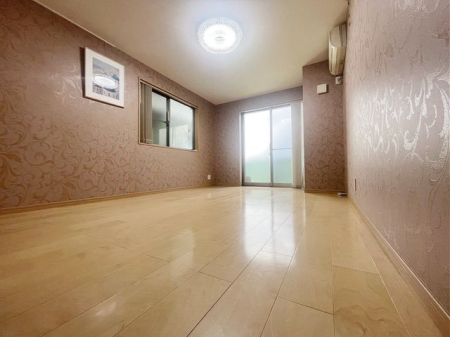 ���̑����� ��Q���͂��������ȍL���ŁA���[�͂��L�x�ł��I���[�N�X�y�[�X���̃R�[�i�[����ꂽ��A�L������������Ƃ���̂ŁA�Ƌ�̔z�u�����R���݁����z�̋�Ԃ���ꂿ�Ⴂ�܂���i�B�e���F2026.8.24�j