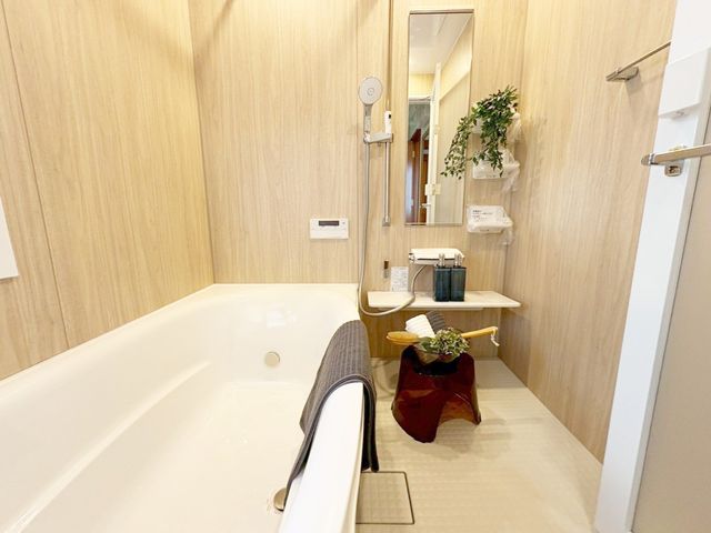 ���� �����������L�΂���L���Ń����b�N�X���ʂ�����1�؃T�C�Y�̃��j�b�g�o�X�͉Ƒ��ł̓��������₷���T�C�Y�ł��B�􂢏���L���̂ł��q�l�ƈꏏ�Ƀo�X�^�C�����y���߂܂���