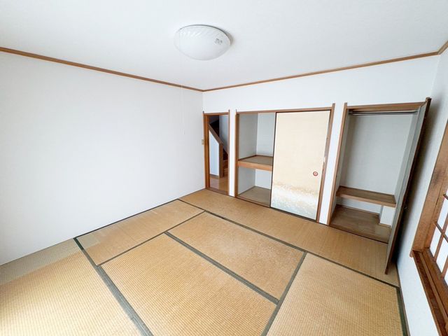 ���̑����� 2�ʍ̌��̂������Ȃ̂ŁA�z�̌������������荞�߂Ė��邢�����ł�������2�ʂ���̂ŊJ�����������ĕ��ʂ����ǍD�ł���|�J�|�J�̂����l�̌�����������C�����̗ǂ���Ԃł��i�B�e���F2026.9.14�j
