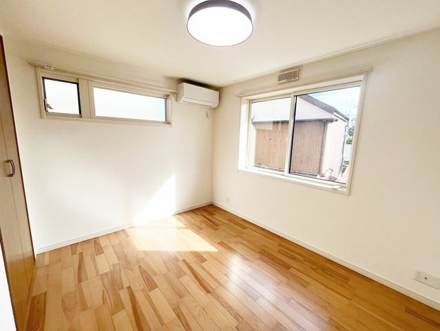 ���̑����� 2�ʍ̌��̂������Ȃ̂ŁA�z�̌������������荞�߂Ė��邢�����ł�������2�ʂ���̂ŊJ�����������ĕ��ʂ����ǍD�ł���|�J�|�J�̂����l�̌�����������C�����̗ǂ���Ԃł��i�B�e���F2026.9.14�j