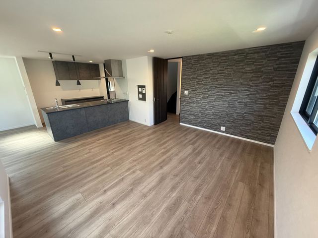 ���r���O ���r���O