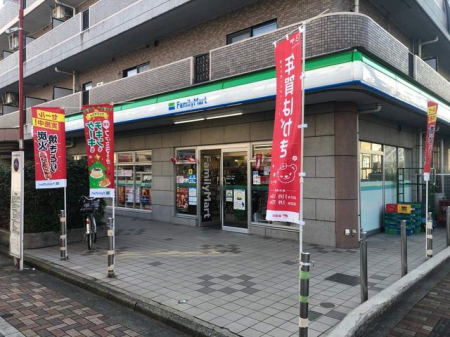 ���ӊ� �t�@�~���[�}�[�g�����ܒ��ړX �k��6���B 470m