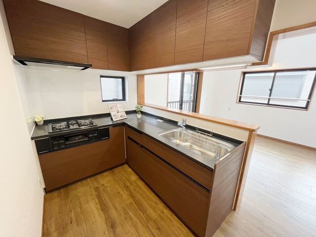 �L�b�`�� L�^�L�b�`���͍�ƃX�y�[�X���L�����A�V���N��R�����ւ̓������Z���̂������I�ł��I�����l�ł̍�Ƃ����₷���̂ł��q�l��p�[�g�i�[�̕��Ƃ��������ꏏ�Ɋy���߂܂���i�B�e���F2026.10.16�j